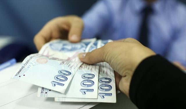Kamu işçilerine ek ödemenin ilk yarısı yarın yapılacak