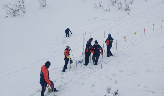 Ardanuç'ta Arama Çalışmaları Başladı