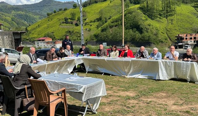 Hopa’da Meclis Mahallede Toplandı