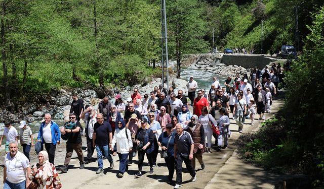Mençuna Yürüyüşü Coşkuyla Gerçekleştirildi