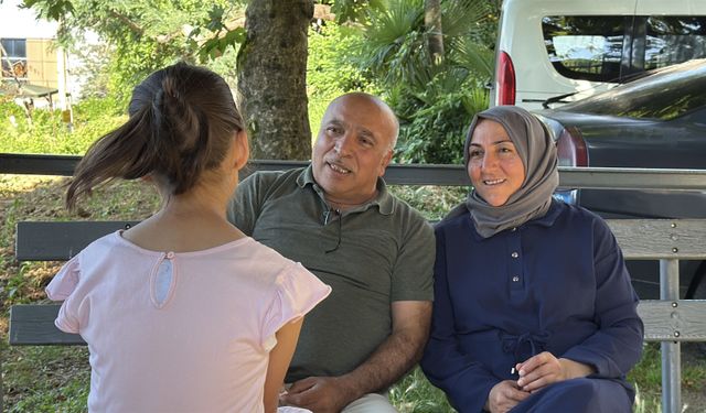 İkizlerinden birini kaybeden çift, kız çocuğuna yuva oldu