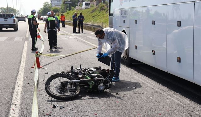 Ordu'da emniyet şeridindeki otobüse çarpan motosikletin sürücüsü öldü