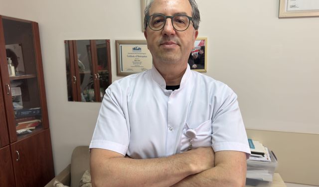 Prof. Dr. Şener'den 'susuzluk yalancı enfeksiyona neden oluyor' uyarısı: