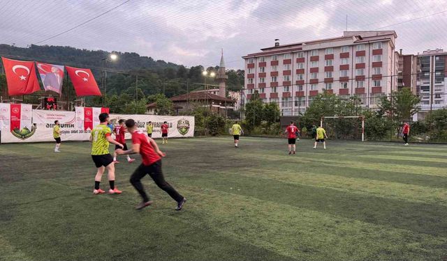 Bakanlığın Pilot Spor Projesi Gençleri Sahaya İndirdi