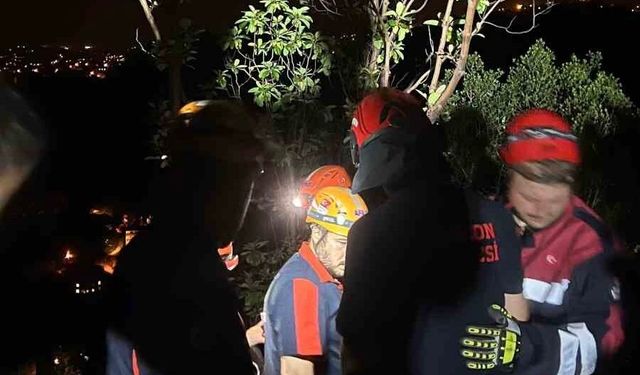 Trabzon'da sarp yamaçta mahsur kalan şahıs kurtarıldı