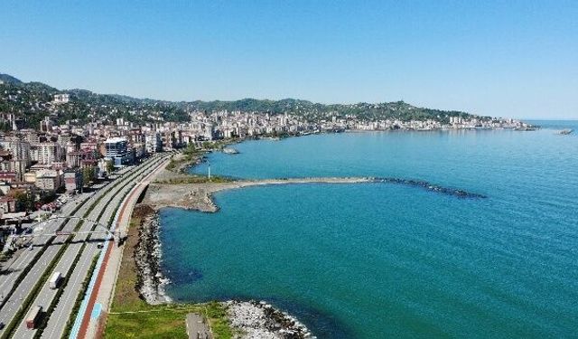 Rize’de Denize Girilebilecek Güvenli Plajlar Açıklandı