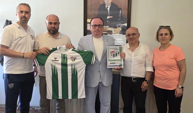 Artvinspor'un Kadın Voleybolu Projesine İş İnsanı Erten Kayan'dan Destek