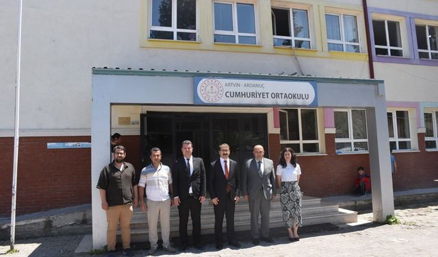 Ardanuç Cumhuriyet Ortaokulu Ziyaret Edildi