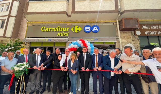 Kültür Sokak’ta Mini Carrefour Açıldı