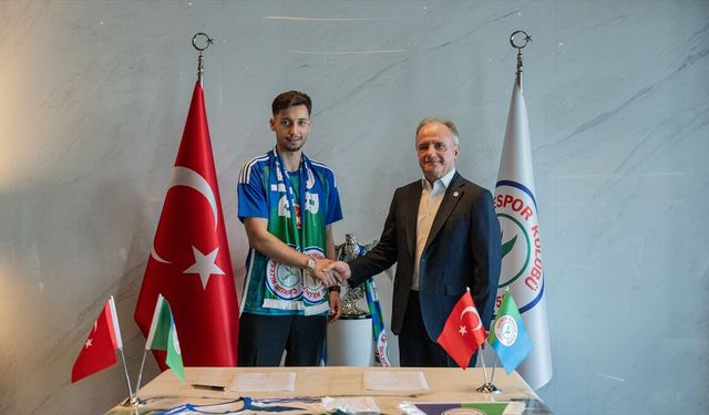 Çaykur Rizespor, Tayyip Talha Sanuç'u renklerine bağladı