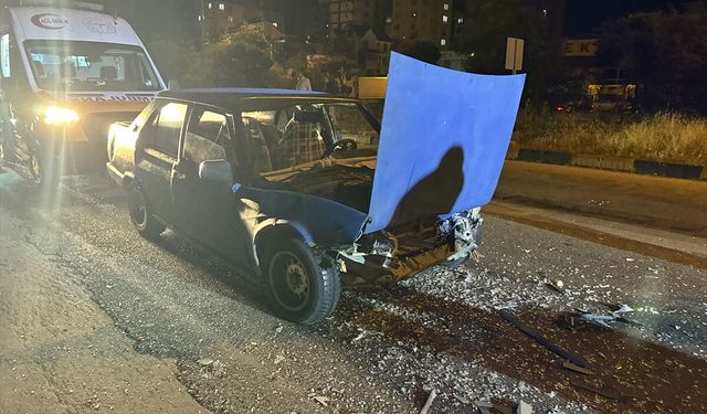 Kastamonu'da tırla çarpışan otomobildeki 5 kişi yaralandı