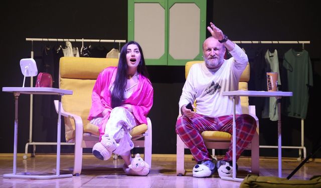 Maçka'da 'Hangisi Gerçek' tiyatro oyunu sahnelendi