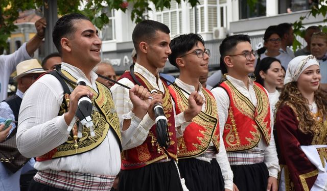 Trabzon'da 4. Uluslararası Horon ve Müzik Festivali gösteri ve konserlerle sürdü