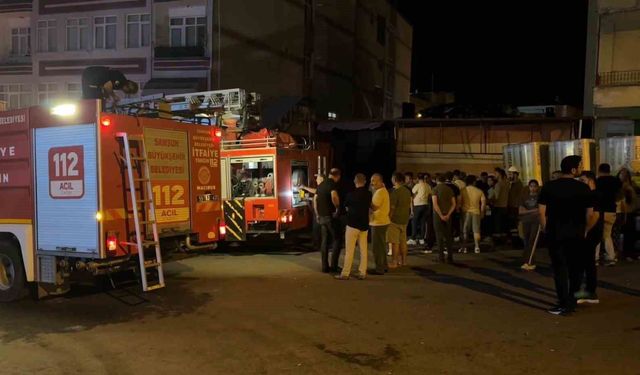 Boya deposu alevlere teslim oldu
