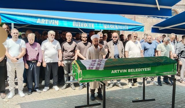 Artvin'in Sevilen İsmi Belkıs Demir'e Gözyaşlarıyla Veda