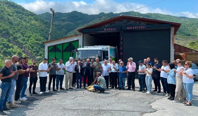Murgul’a Yeni Çöp Kamyonu Kazandırıldı
