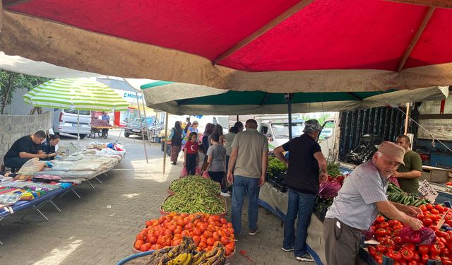 Kemalpaşa Pazarında Geçim Çığlığı: "Para Pazara Yetişmiyor"