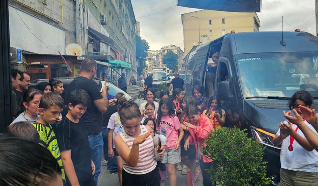 Artvin Hentbolunda Büyük Gurur: Mini Minikler Kız Takımı Türkiye Üçüncüsü