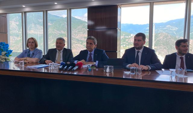 Mustafa Demir Artvin'de Teşkilatla Buluştu: "Yerel Yönetimler Bizim Vazgeçilmezimiz"