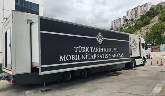 Türk Tarih Kurumu’nun Mobil Kitap Satış Mağazası Artvin’de
