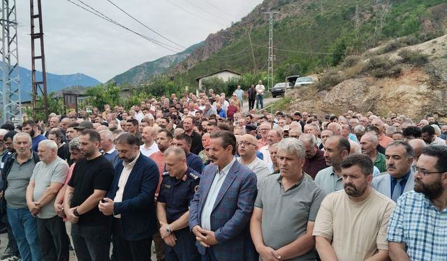 Enver Altuntaş Son Yolculuğuna Uğurlandı