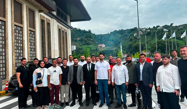 Memleketi Artvin'e Gelen Bursaspor Başkanı Enes Çelik Coşkuyla Karşılandı