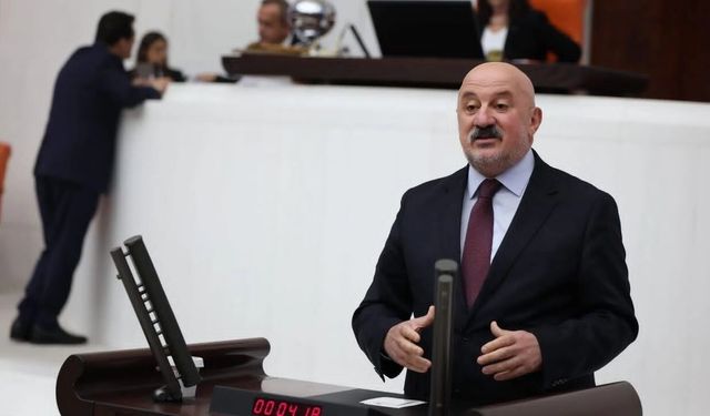Artvin’den Yeni Partiye Destek: Uğur Bayraktutan da Kurucu Süreçte Yer Aldı