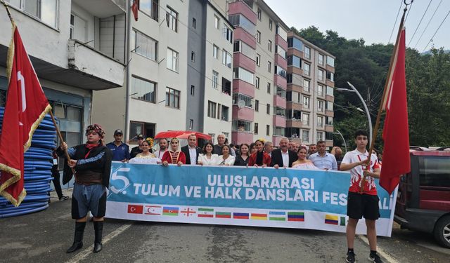 12 Ülkeden 500 Dansçı Murgul'da Aynı Sahneyi Paylaştı