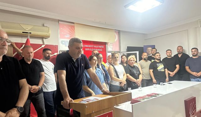 CHP Hopa'da 741 Kişi İstifa Etti