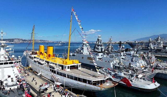 Atatürk'ün manevi mirası TCG Savarona, ziyaretçilerini duygulandırıyor