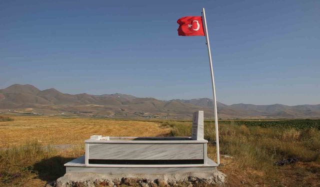 149 yıldır Erzurum Ovası'nda nöbet tutan şehidin mezarı yenilendi