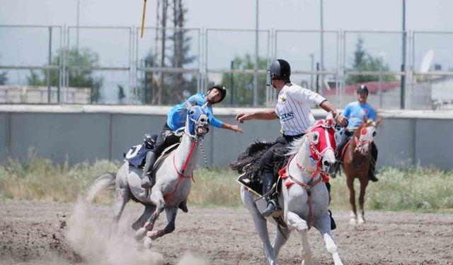 Erzurum'da nefes kesen cirit maçları