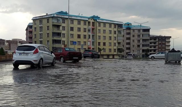 Meteorolojiden Erzurum ve Ardahan için yağış uyarısı geldi