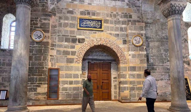 Trabzon Ayasofya hat yazıları ile bezendi