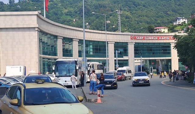 Sarp’ta ticaret Gürcistan’a kaydı: Esnaf kepenk kapatma endişesinde