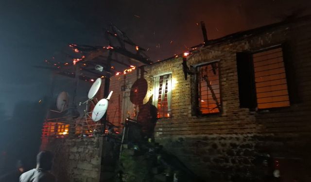 Arhavi’de Ev Yangını: Bir Ev Kullanılamaz Hale Geldi