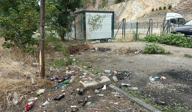 Artvin’e Girişte Utandıran Manzara: Çoruh Park Çöplüğe Döndü
