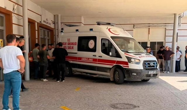Yusufeli'nde ATV Şarampole Yuvarlandı: 2 Kişi Ağır Yaralandı
