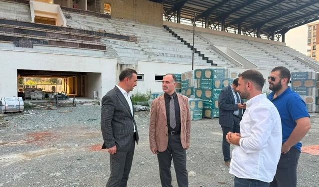 Hopa İlçe Stadı’nda Çalışmalar Devam Ediyor