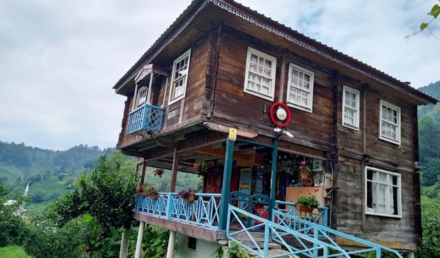 Karadeniz Evlerine Hayat Vererek Turizme Kazandırıyor