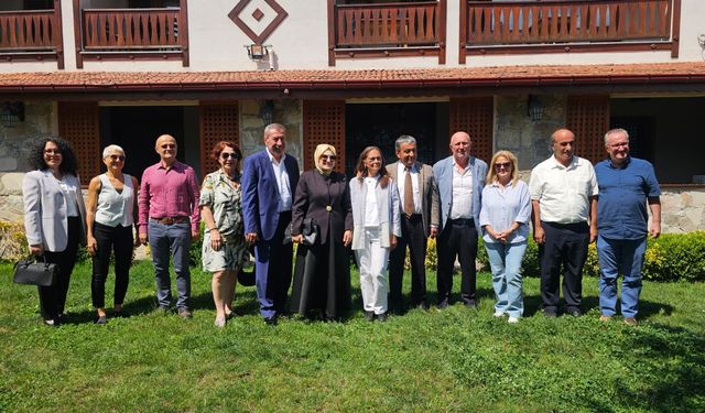 ARTVİNLİLER HİZMET VAKFI’NDAN EĞİTİME TAM DESTEK