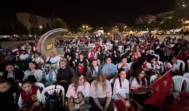 Amasya ve Çorum'da dev ekranda milli maç heyecanı