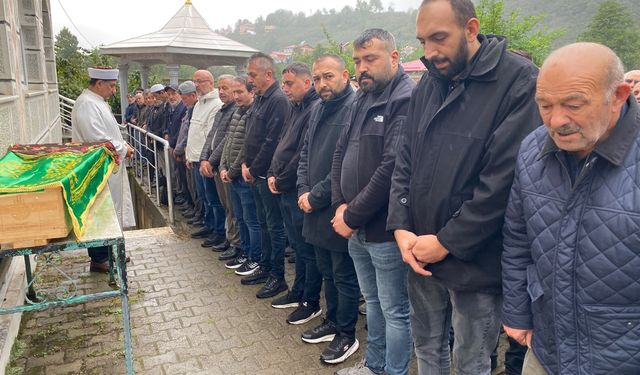 Giresun'da menfezdeki suya düşerek boğulan çocuğun cenazesi toprağa verildi