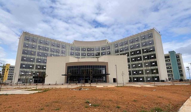 Trabzon Şehir Hastanesi'nin hizmete girişi için geri sayım başladı