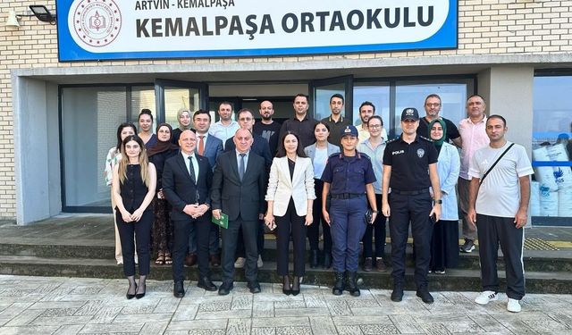 Kemalpaşa Kaymakamı Ayşe Karaca Nas’tan Okullara Ziyaret