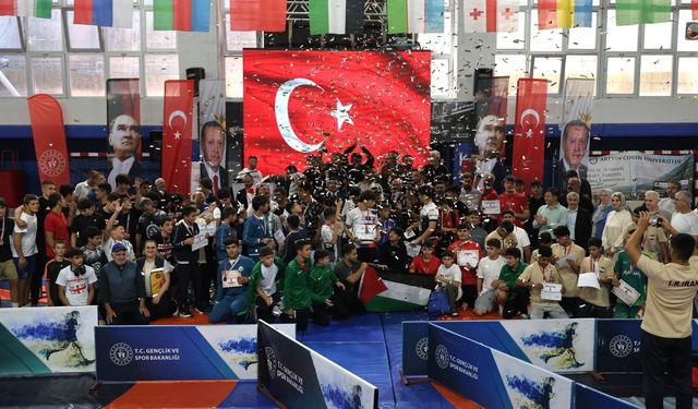 Uluslararası Güreş Turnuvası Sona Erdi