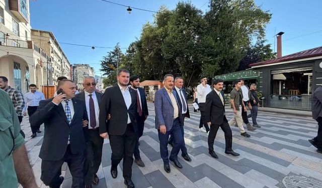 Faruk Çelik’ten Hopa’da Yoğun Temas