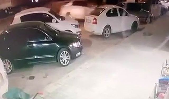Erzurum'da direksiyonu kilitlenen aracın kaza anı kamerada