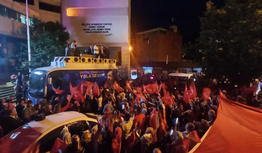 Cumhurbaşkanı Erdoğan'ın seçim başarısı kutlandı