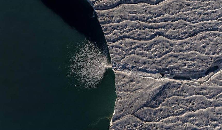 Ulusal Arktik Bilimsel Araştırma Seferi Ekibi Kuzey Kutbu'ndaki Deniz Buzu Hattına Vardı